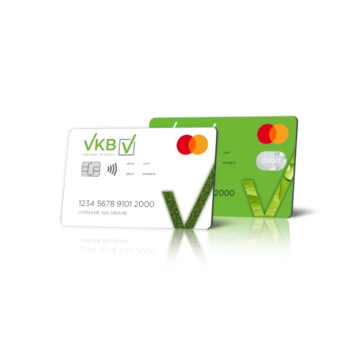 Die Debitkarten der VKB in den Farben weiß und grün.
